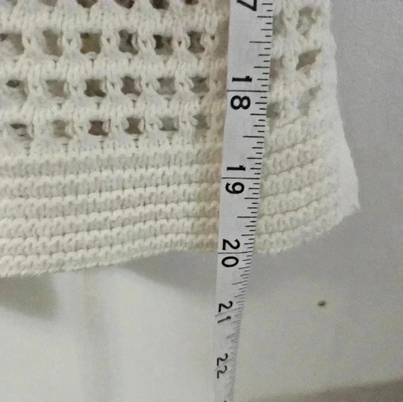 Old navy crochet sweater! - Picture 4 of 4